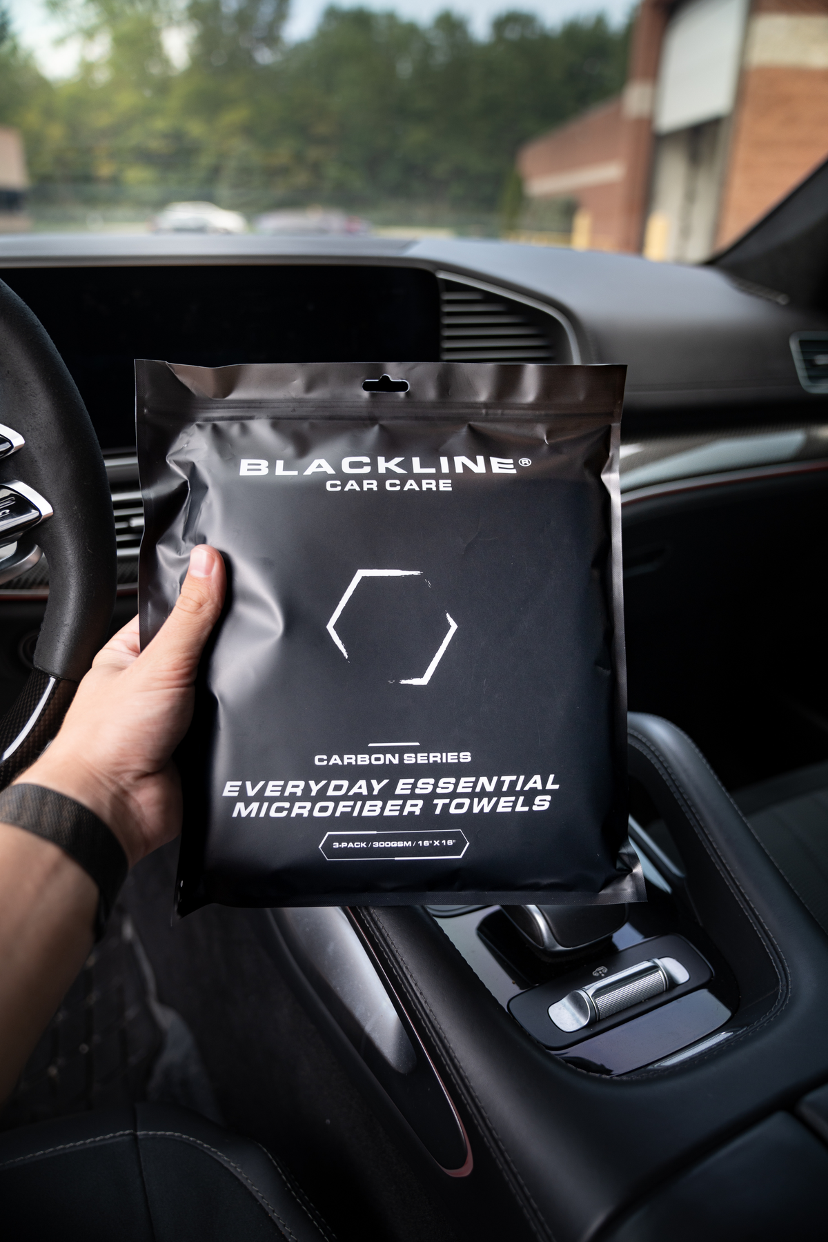 BLACKLINE® EVERYDAY MICROFIBER TOWELS (12-PACK)