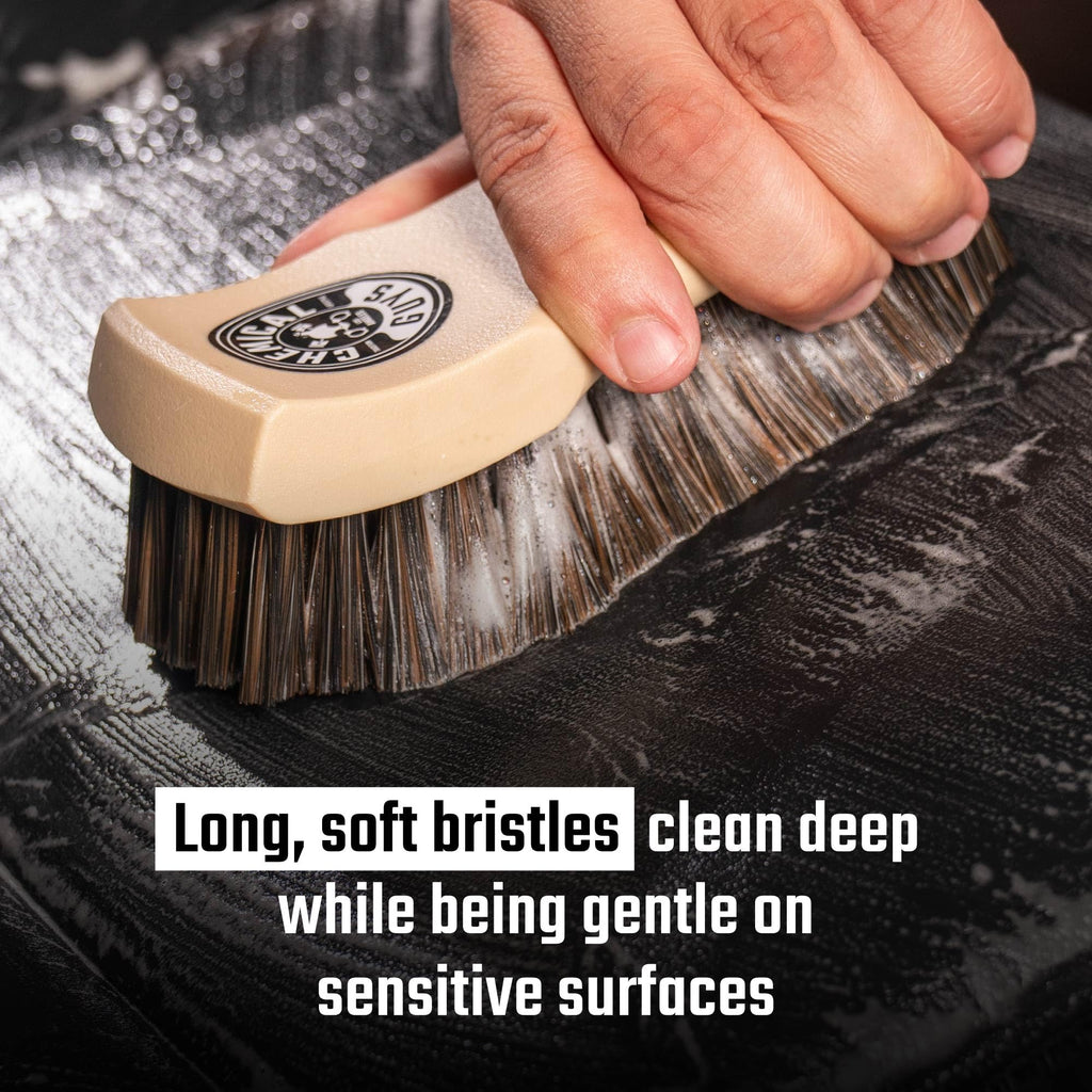 Sprayable Leather Cleaner & Conditioner Gallon with FREE Accessories - image 3