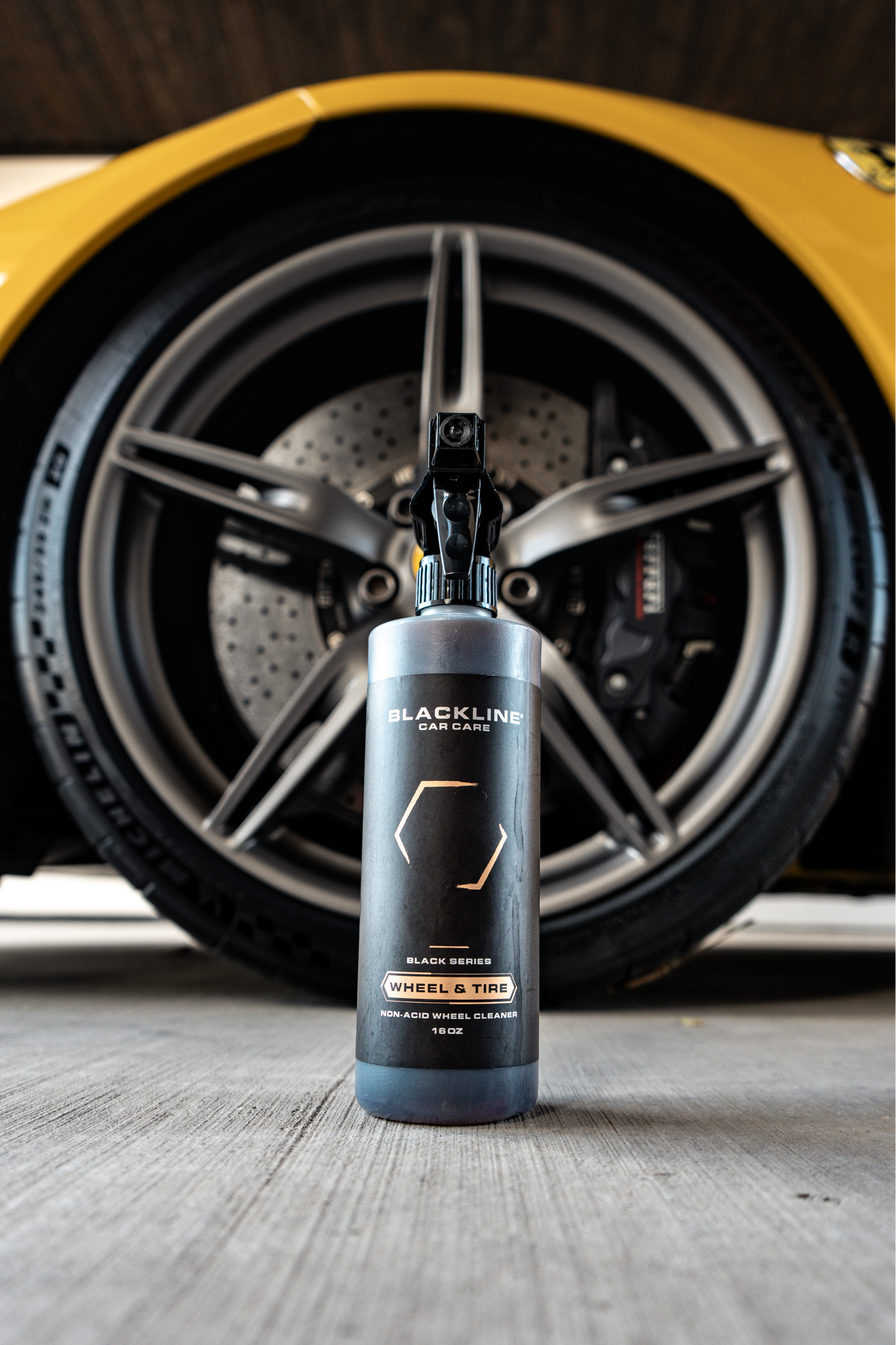 BLACKLINE® WHEEL N' TIRE CLEANER 64OZ
