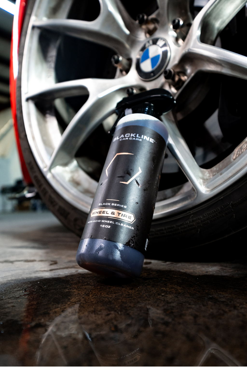 BLACKLINE® WHEEL N' TIRE CLEANER 64OZ