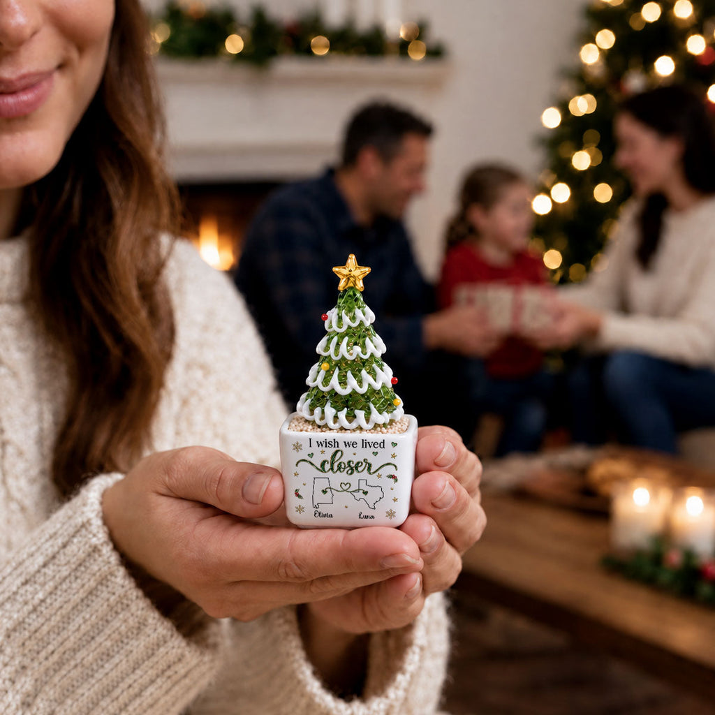 Live Closer - Personalized Glass Christmas Tree