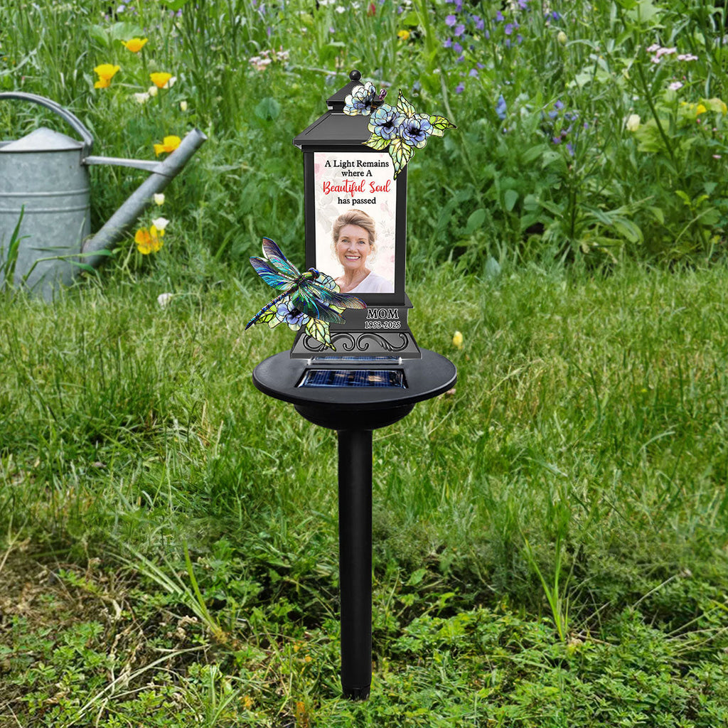 A Light Remains Where A Beautiful Soul Has Passed - Personalized Solar Light