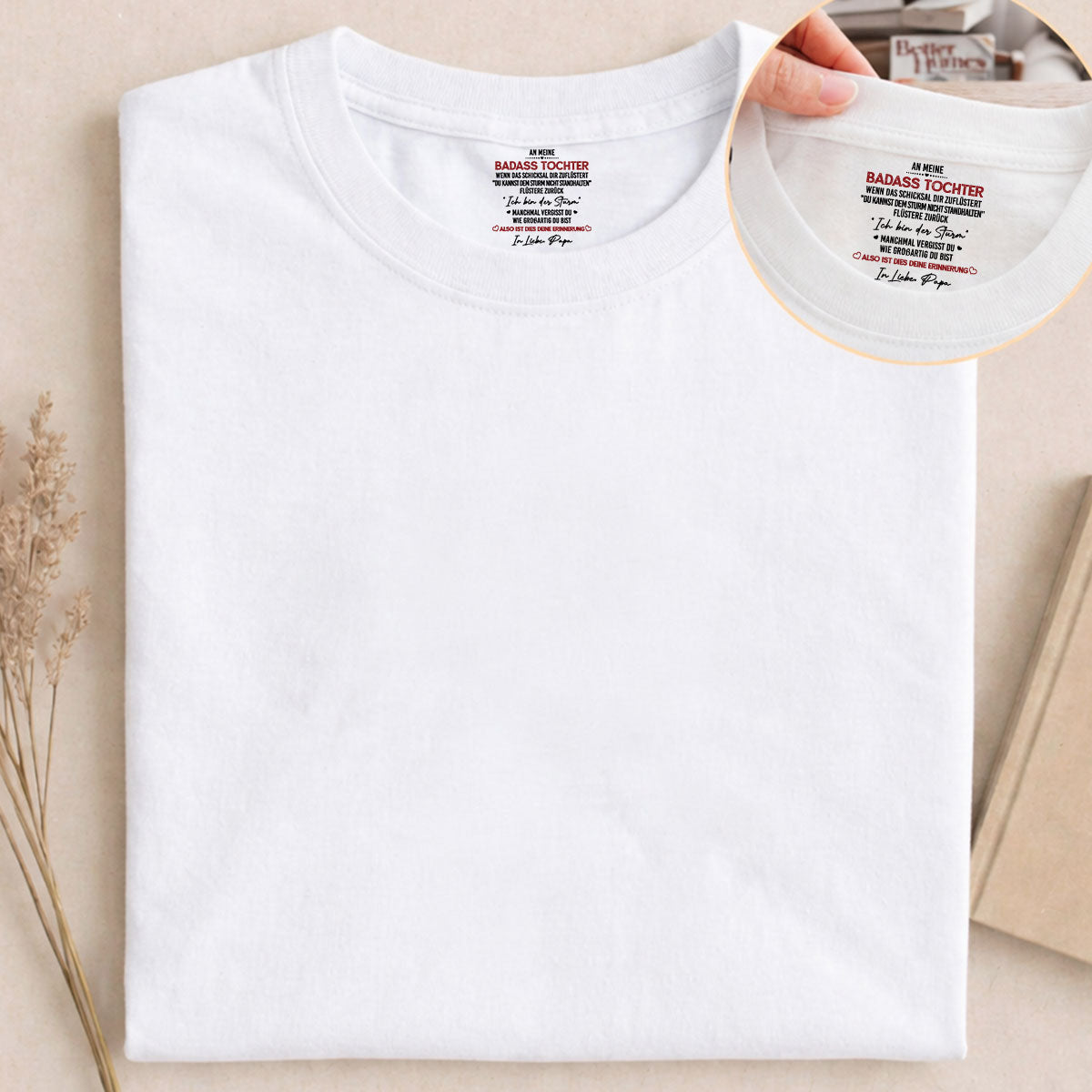 Custom Christmas & Birthday Gift for Daughter • Ich bin der Sturm – Personalisiertes T-Shirt mit Innenhalsdruck