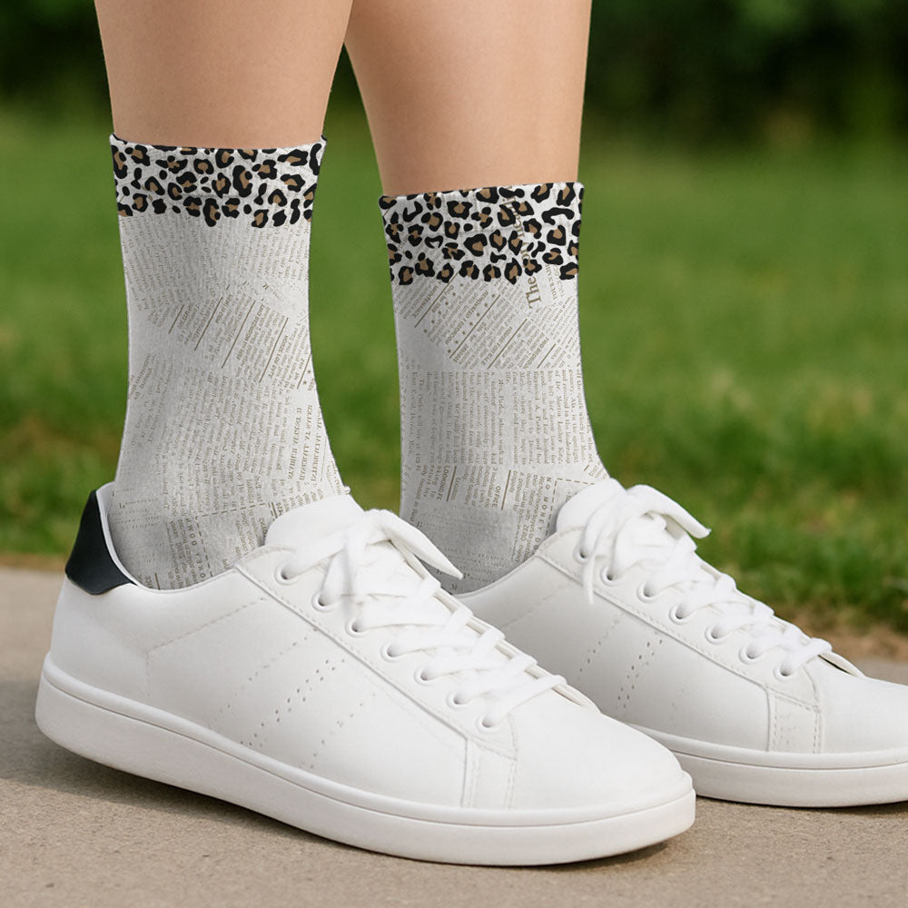 Custom Christmas Birthday Gift For Book Lovers, Bookworms, Readers • Just A Girl Loves Books - Personalized Crew Socks