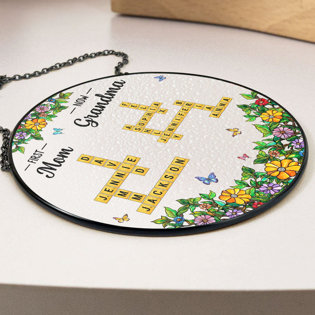 Custom Name Hanging Decor, Birthday Housewarming Gift • Mom And Grandma - Personalized Window Hanging Suncatcher